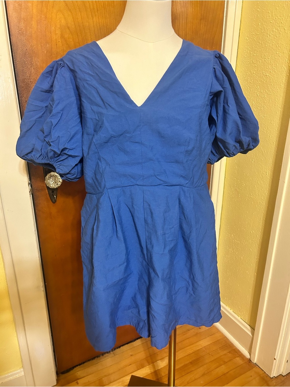 vestique Navy Blue V-Neck Puff Sleeve Romper